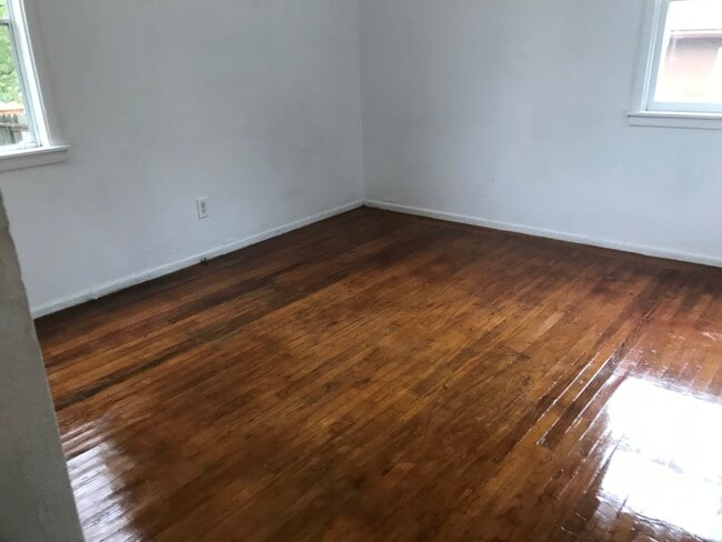 Photo - 3471 Stauss Ave