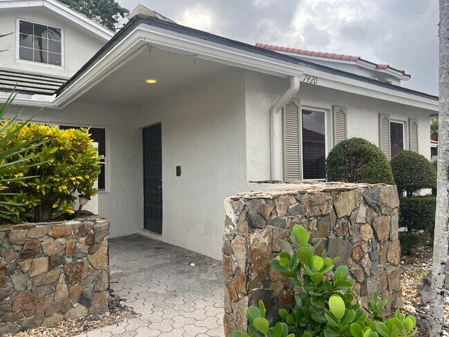 Photo - 7420 Champagne Pl