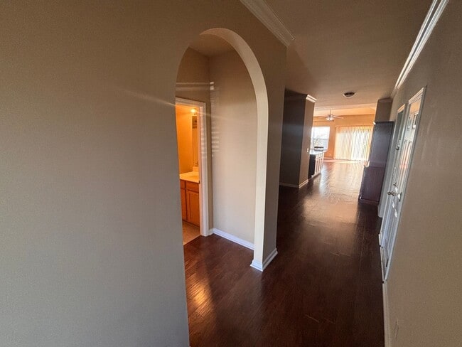 Photo - Beautiful 2-Bed, 2.5-Bath Townhouse in Har...