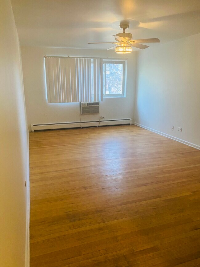 Photo - 1415 W Lunt Ave