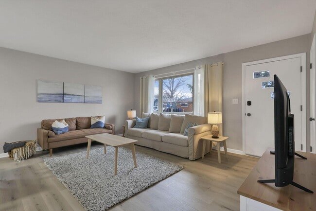 Photo - 1833 Berkeley Rd