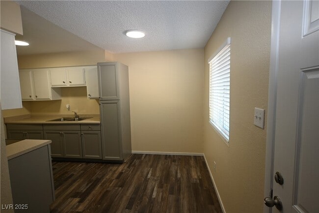 Building Photo - 2508 N McCarran St Unit 4