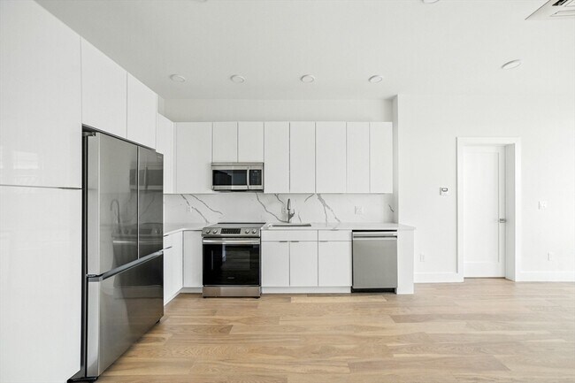 Building Photo - 38 Hichborn St Unit 303 Rental