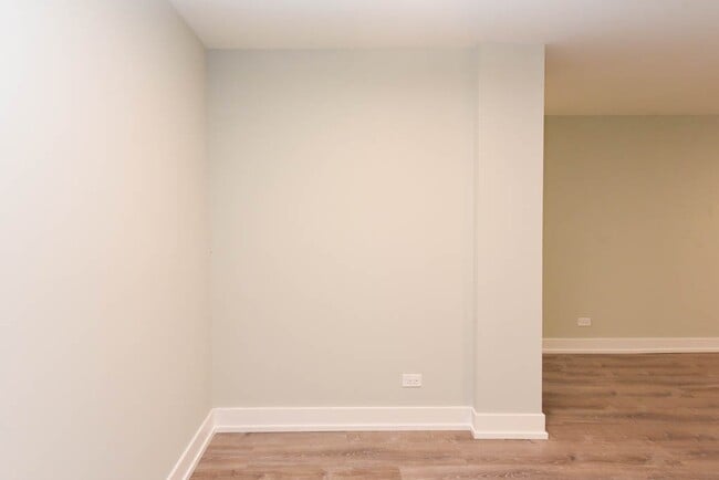 448 W Barry Ave Unit 902