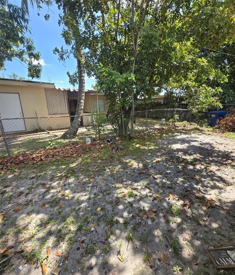 Photo - 5880 NW 19th Ct Unit 5888