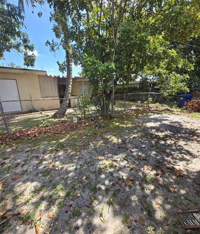 Photo - 5880 NW 19th Ct Unit 5888