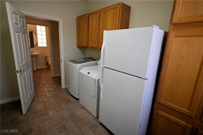 Building Photo - 10597 Sopra Ct