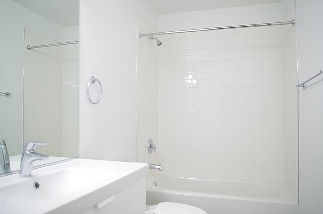 Photo - 5507-5509 S. Hyde Park Boulevard