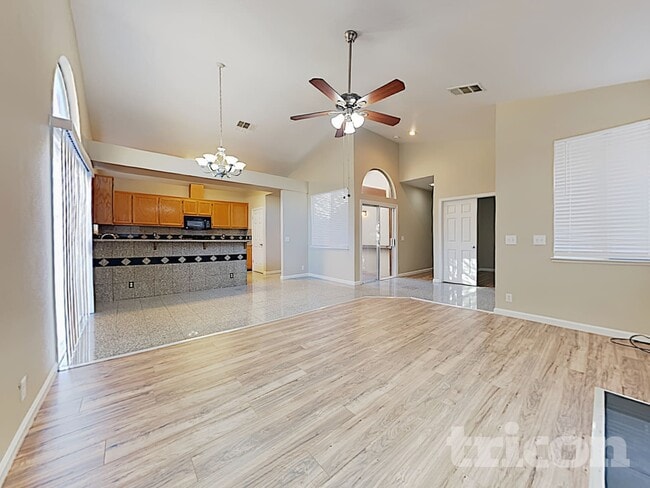 Photo - 221 Seabury St