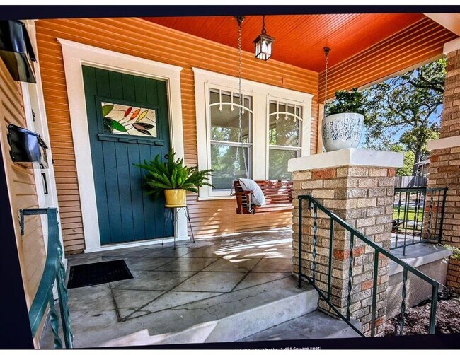 Photo - 106 E 35th St