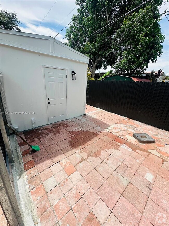 Building Photo - 4971 NW 179th St Unit 4 Rental