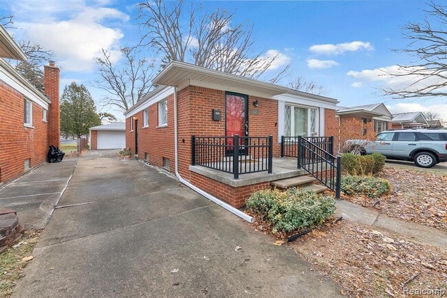 Photo - 3945 Harding St