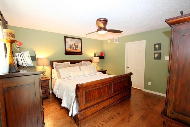 Photo - 12111 Sturdivant St