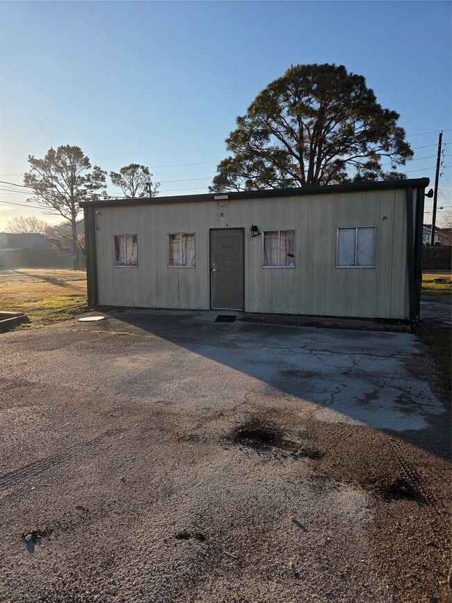 Building Photo - 8222 N Hwy 146