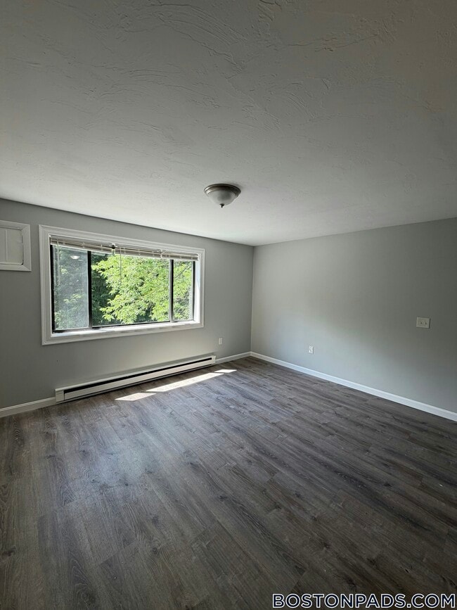 433 Sunderland Rd Unidad E