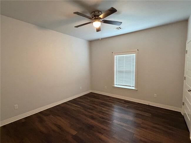 Photo - 2307 Brook Ln