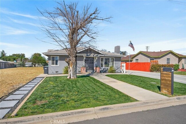Photo - 1097 Massachusetts Ave