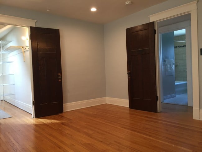 Large Bedroom - 61 Hirschfield Dr Unit Upper