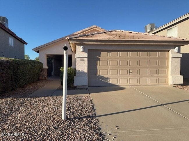 Building Photo - 4022 E Meadow Dr