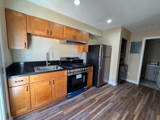 Building Photo - 2315 Mon Chere Ln