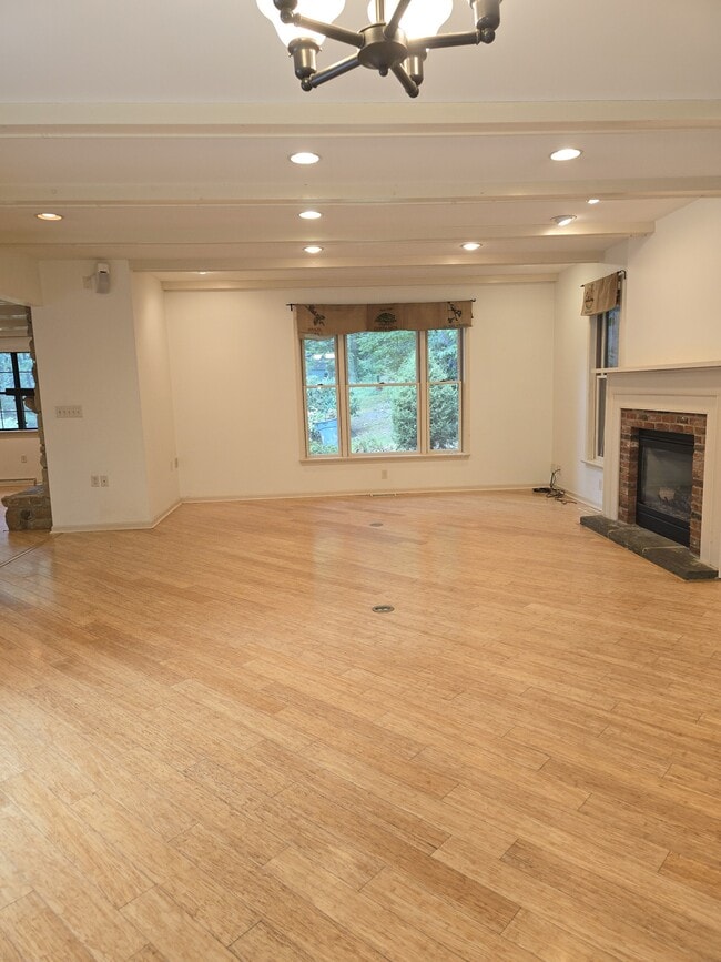 Living room - 176 Primrose Dr