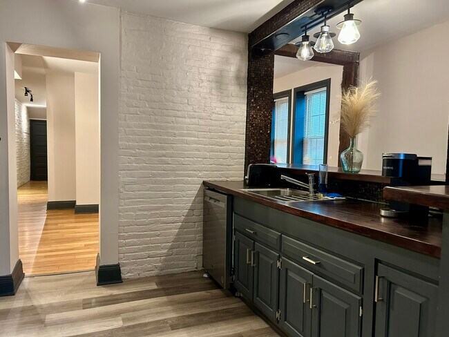 Photo - 225 E King St Unidad 1