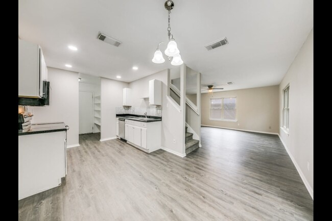 Photo - 6722 Badger Pass Dr