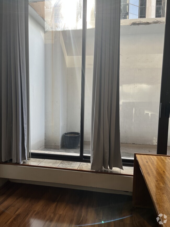 Building Photo - 1088 Bishop St Unit 209 Rental