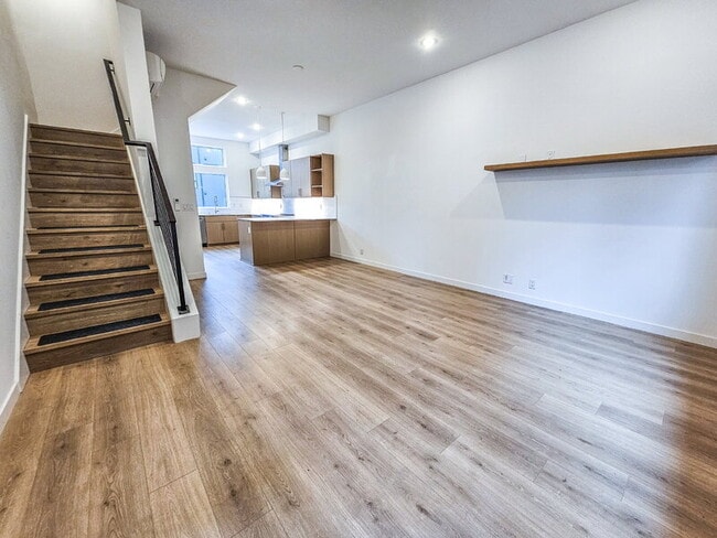 Photo - 2425 S Plum St