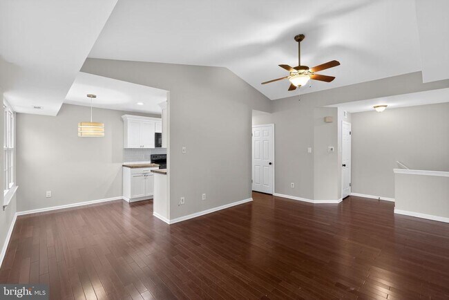 Photo - 8022 Beacon Hill Dr Unidad 11