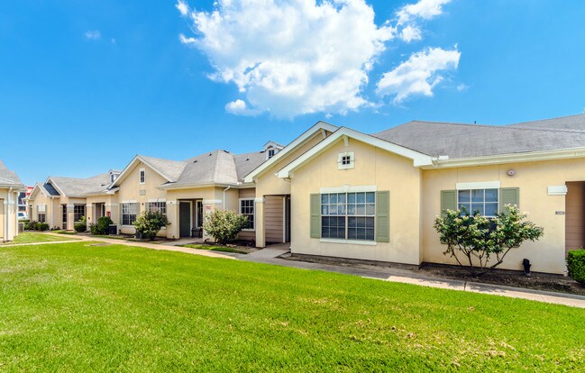 Shady Creek Apartments For Rent in Baytown, TX