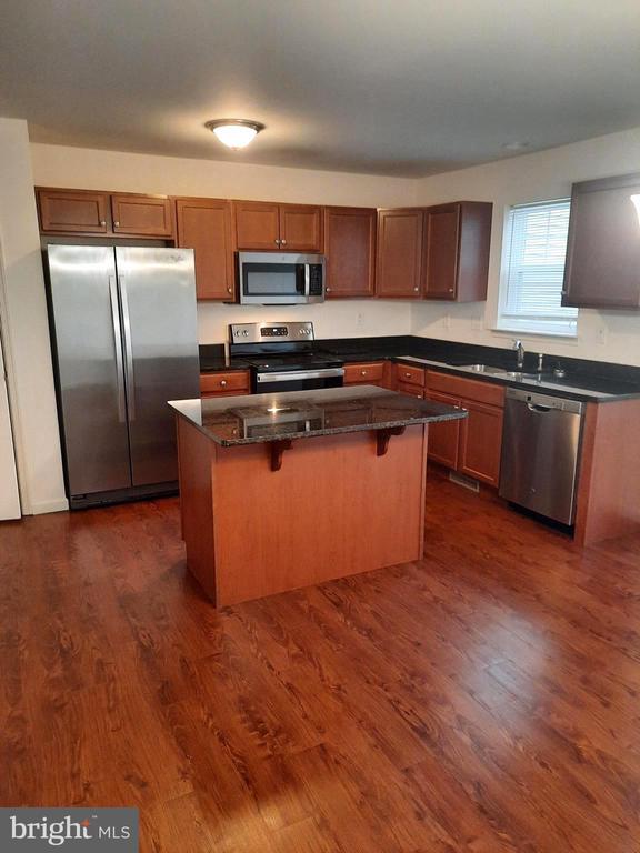 Photo - 704 Admiral's Quay Dr