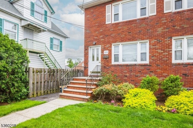 Building Photo - 1208 Morris Ave Unit 1208 Rental