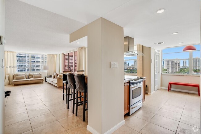 Building Photo - 18041 Biscayne Blvd Unit 1404 Rental