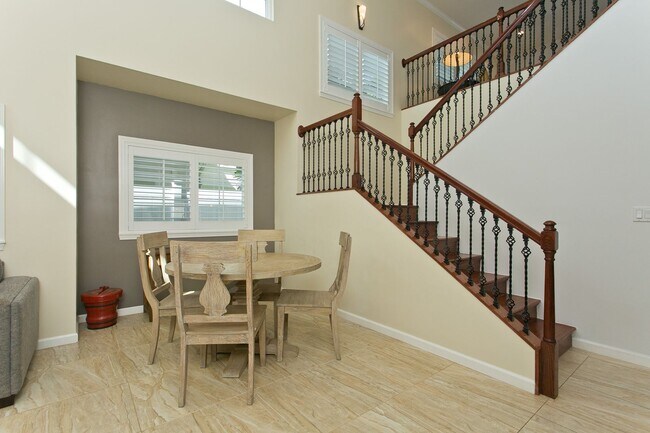 Photo - Wonderfully furnished rental - available NOW!