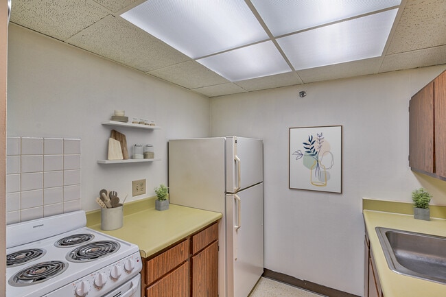 Photo - Riverside Towers