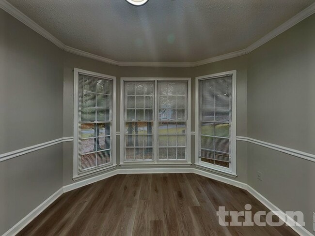 Photo - 91 Stratford Dr