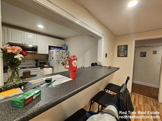 Photo - 94 Pleasant St Unit 1