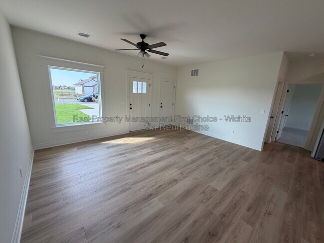 2006 E Limestone St