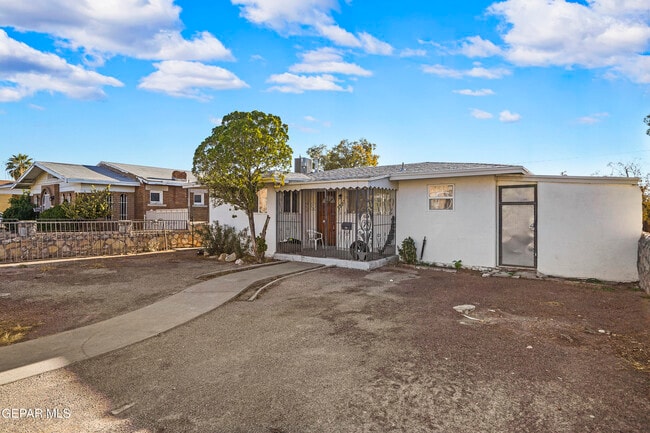 Photo - 2220 Grant Ave