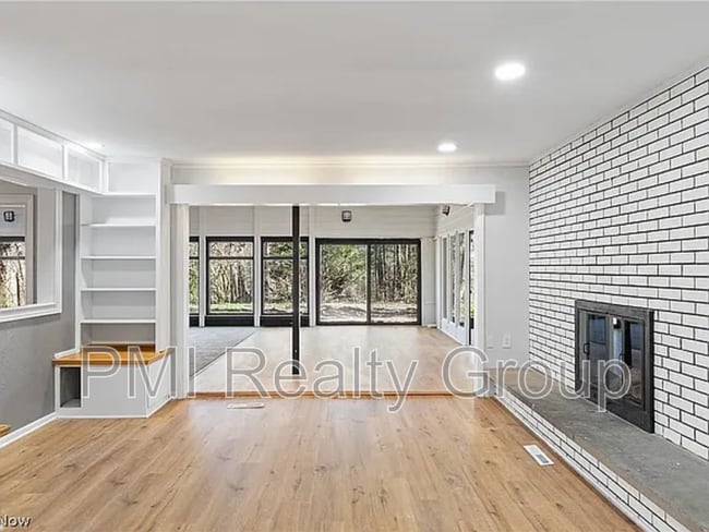 Photo - 607 Castle Blvd