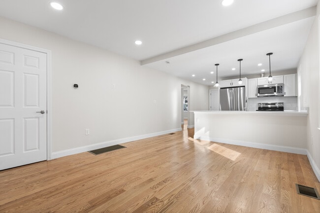 Building Photo - 322 Jefferson Ave