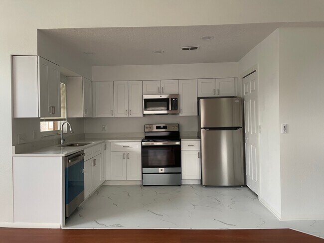 Photo - 5436 E Michigan St Unidad 6