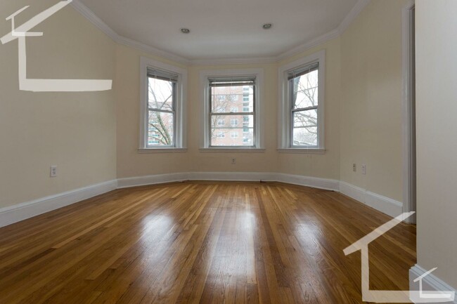 9/1 Prime location renovated 4BR/2BA near ... - 9/1 Prime location renovated 4BR/2BA near ... Condo