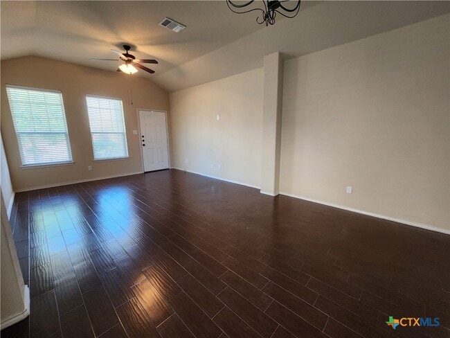 Photo - 538 Creekside Cir