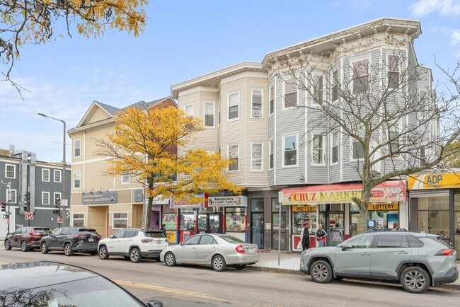 Building Photo - 239 Bowdoin St Unit 3