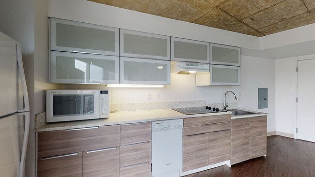 1BR/1BA, 674sf, Kitchen