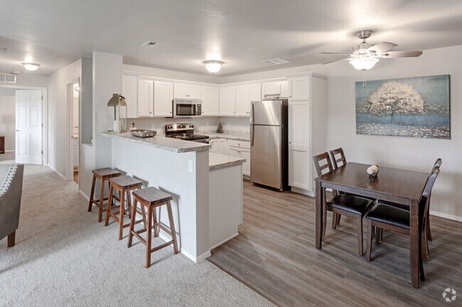 2BR, 2BA - 1060 SF