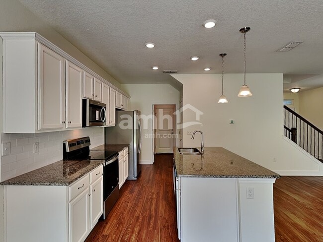 Photo - 8649 Highfield Ave