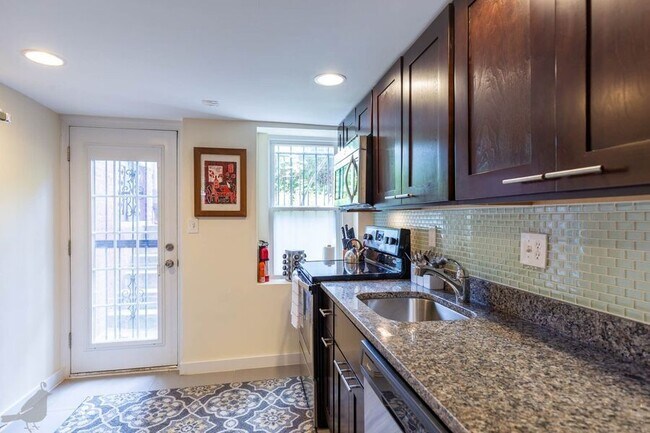 Photo - 520 Randolph St NW Unit B